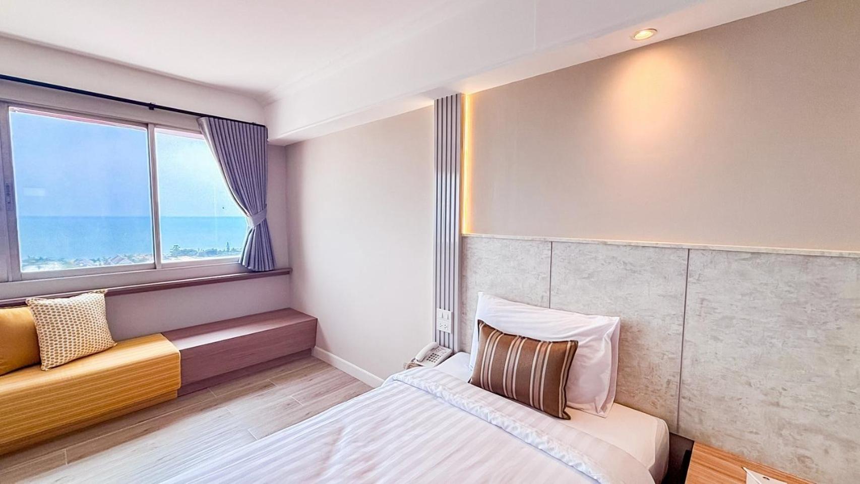 Hua Hin Grand Hotel&Plaza - SHA Extra Plus Exterior foto